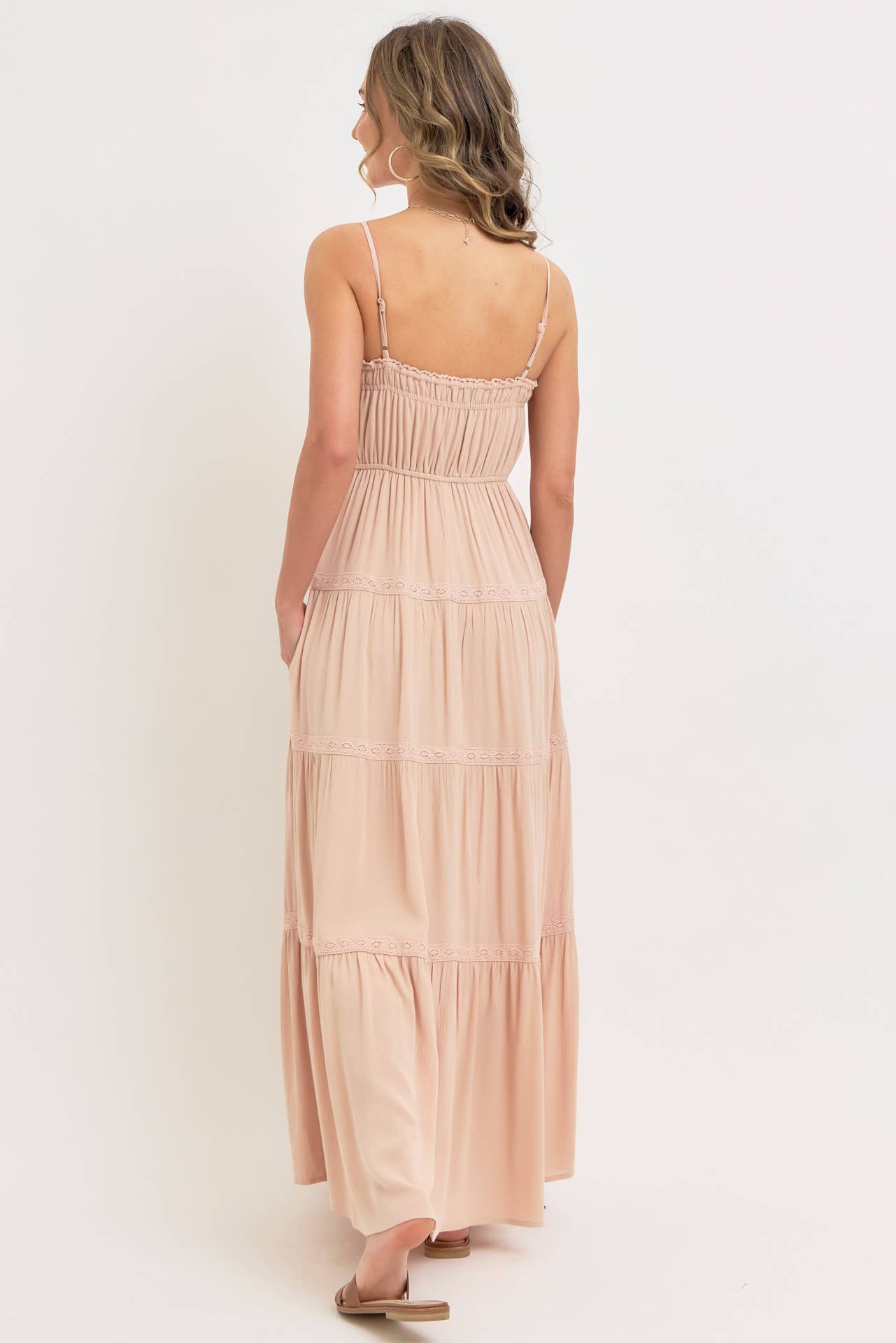 SMOCKED BRODICE TIERED  MAXI DRESS