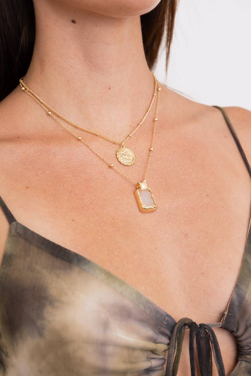 Blushy Stone Pendant Necklace ☺️