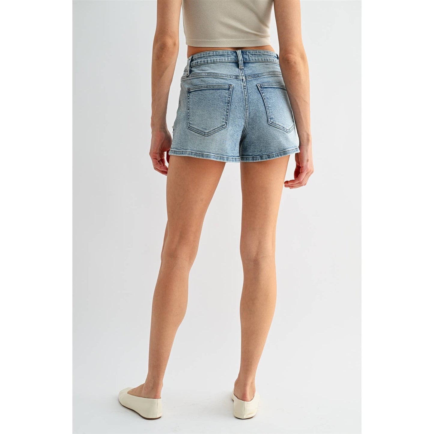 HIGH-RISE SHORTS EMBELLISHED