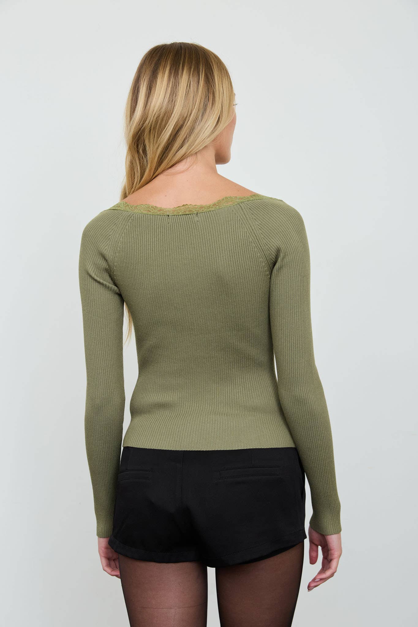 LACE TRIM KNIT TOP