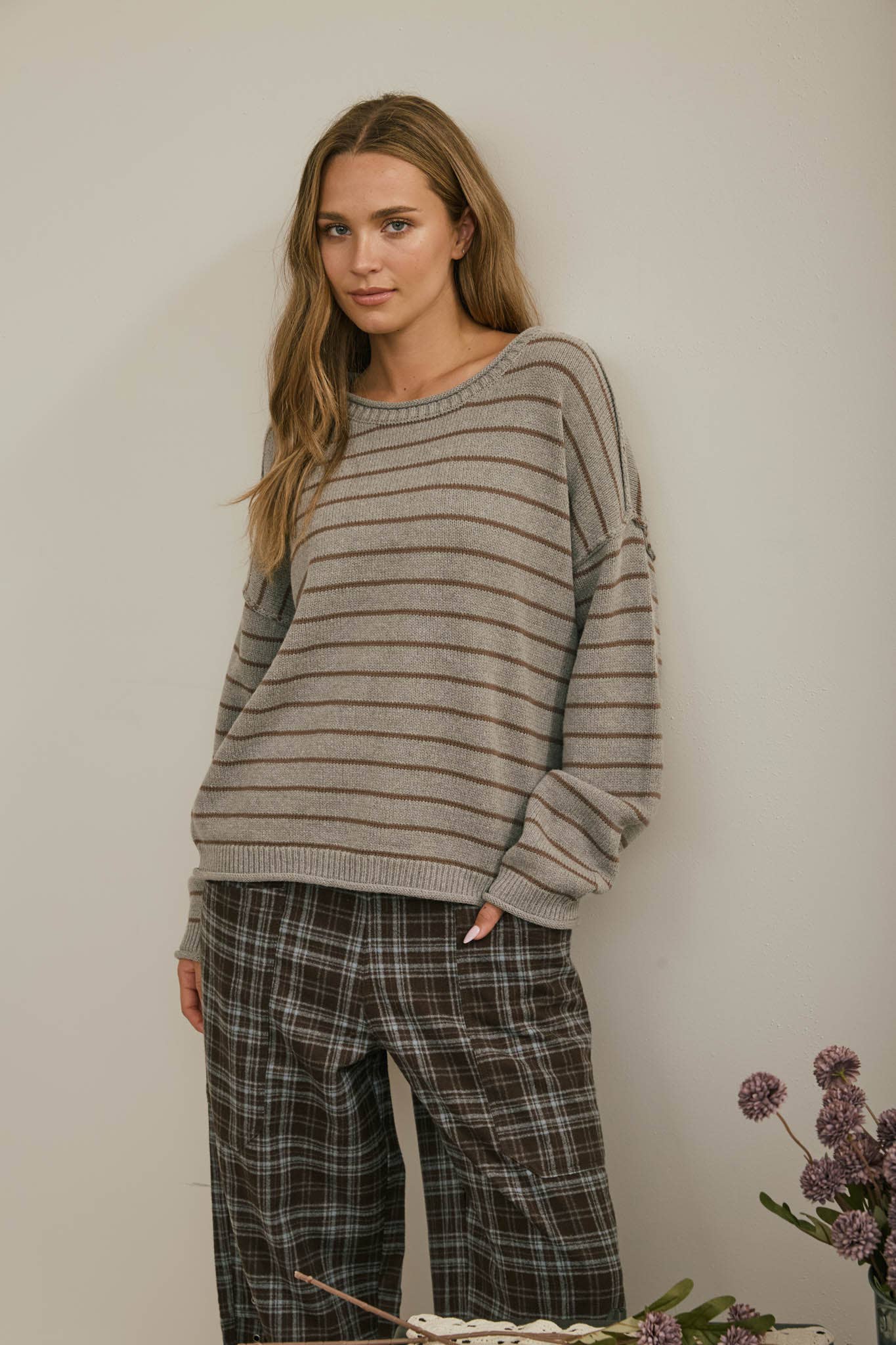 STRIPED CREW NECK SWEATER