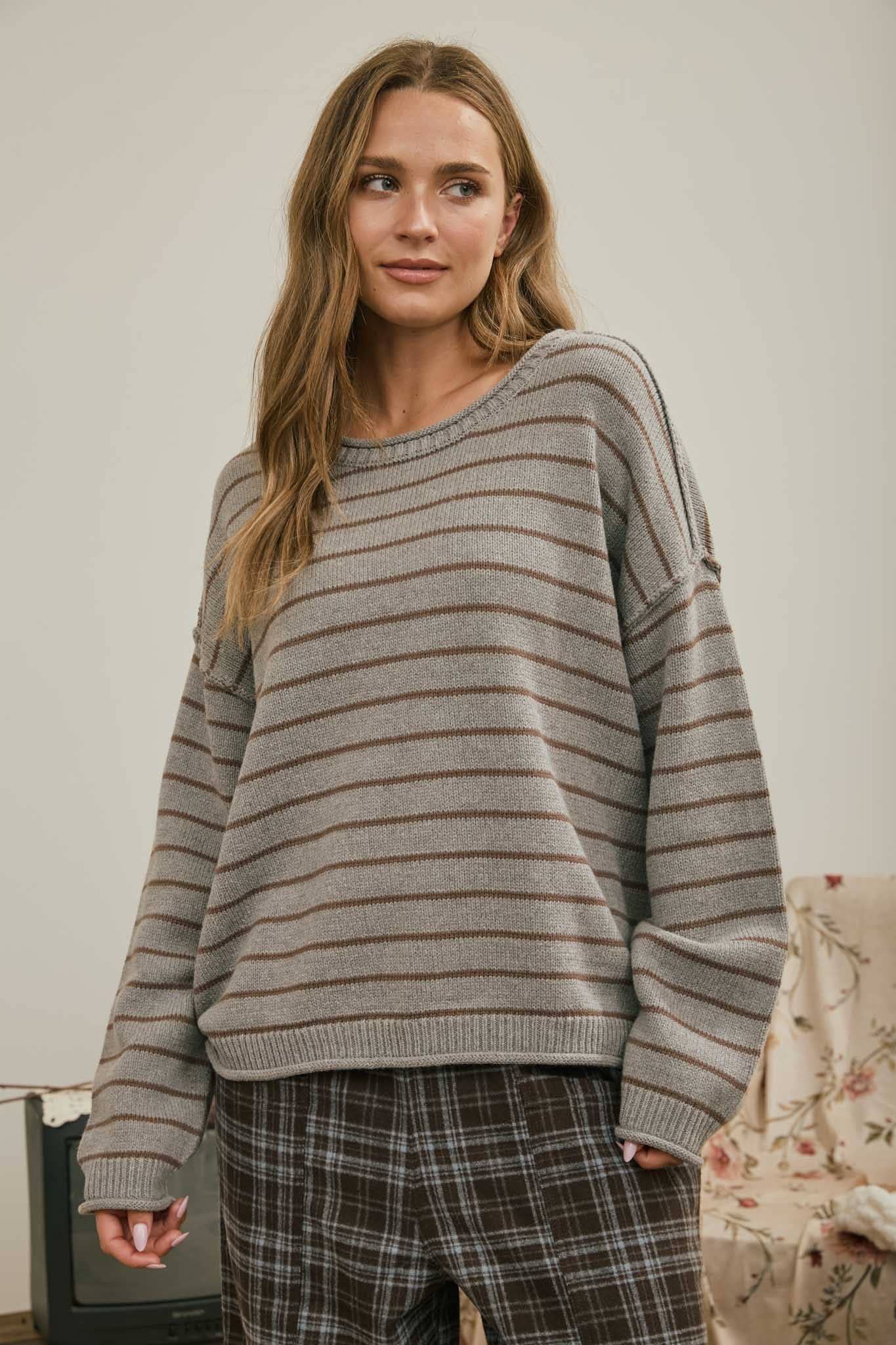 STRIPED CREW NECK SWEATER