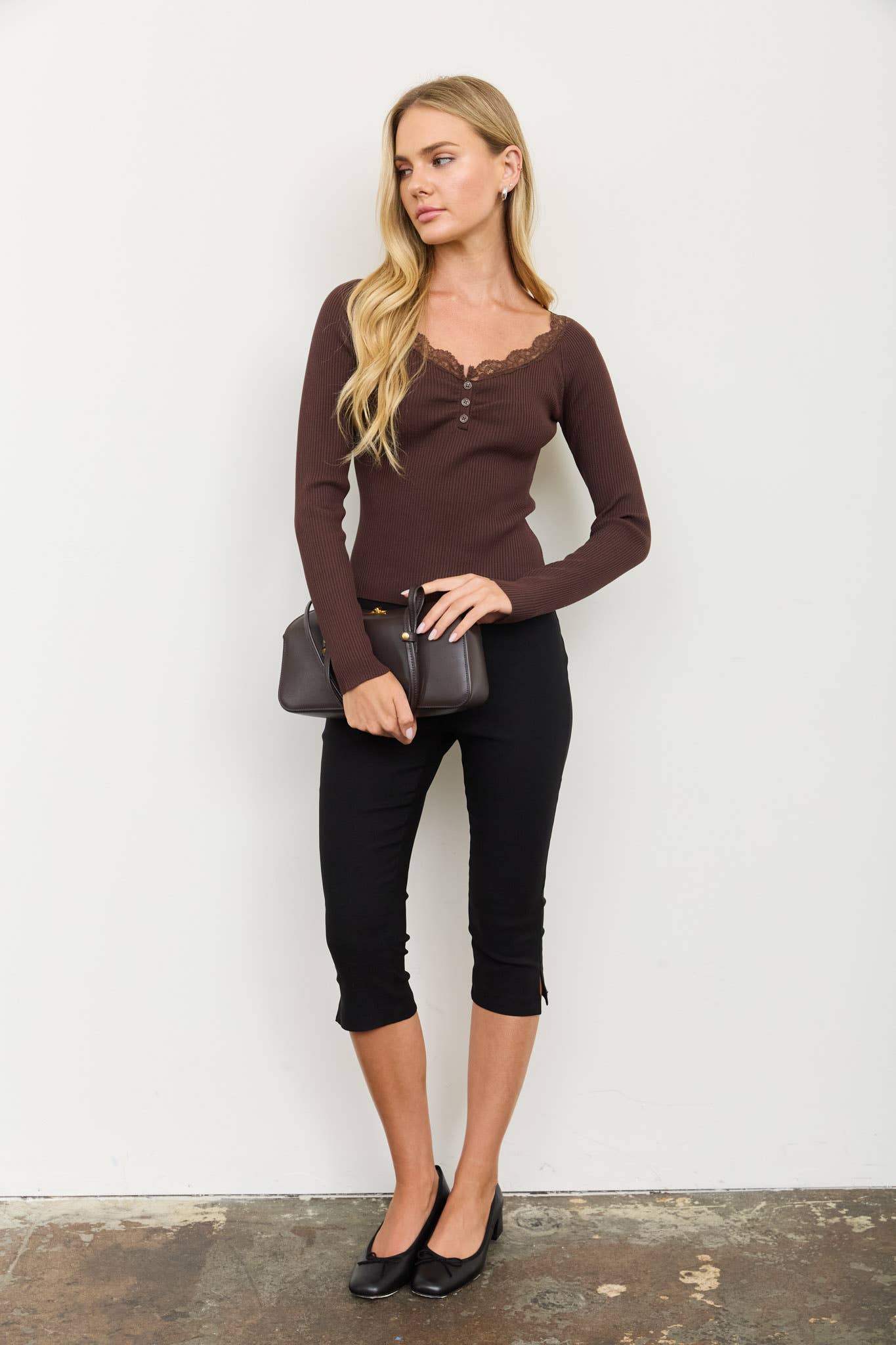 LACE TRIM KNIT TOP