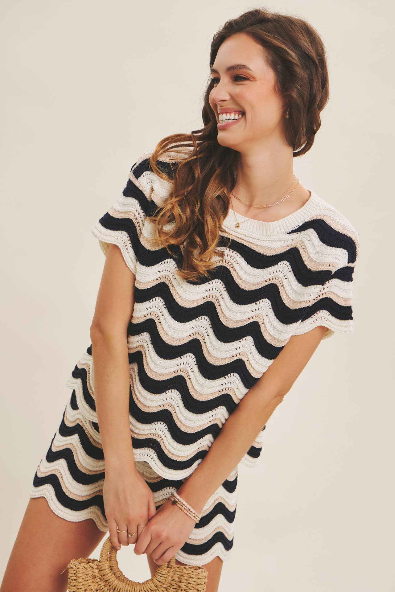 WAVY STRIPE SWEATER TOP