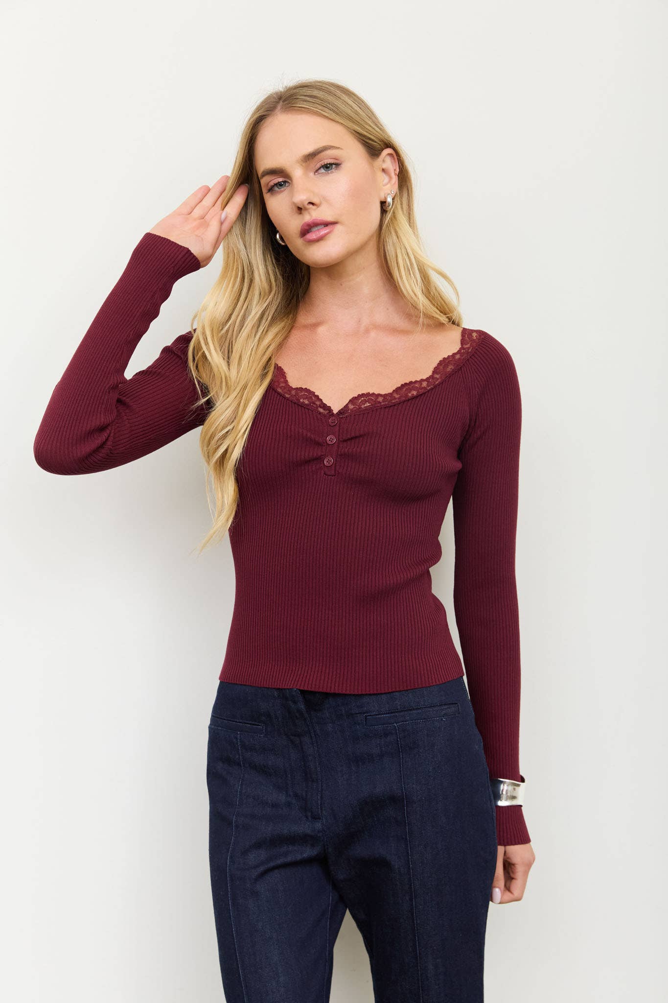 LACE TRIM KNIT TOP