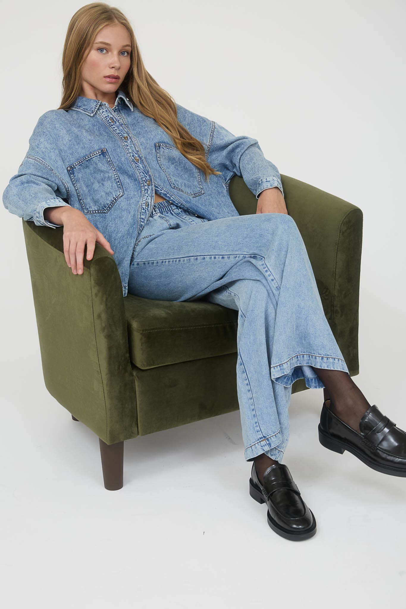 CHAMBRAY BUTTON DOWN
