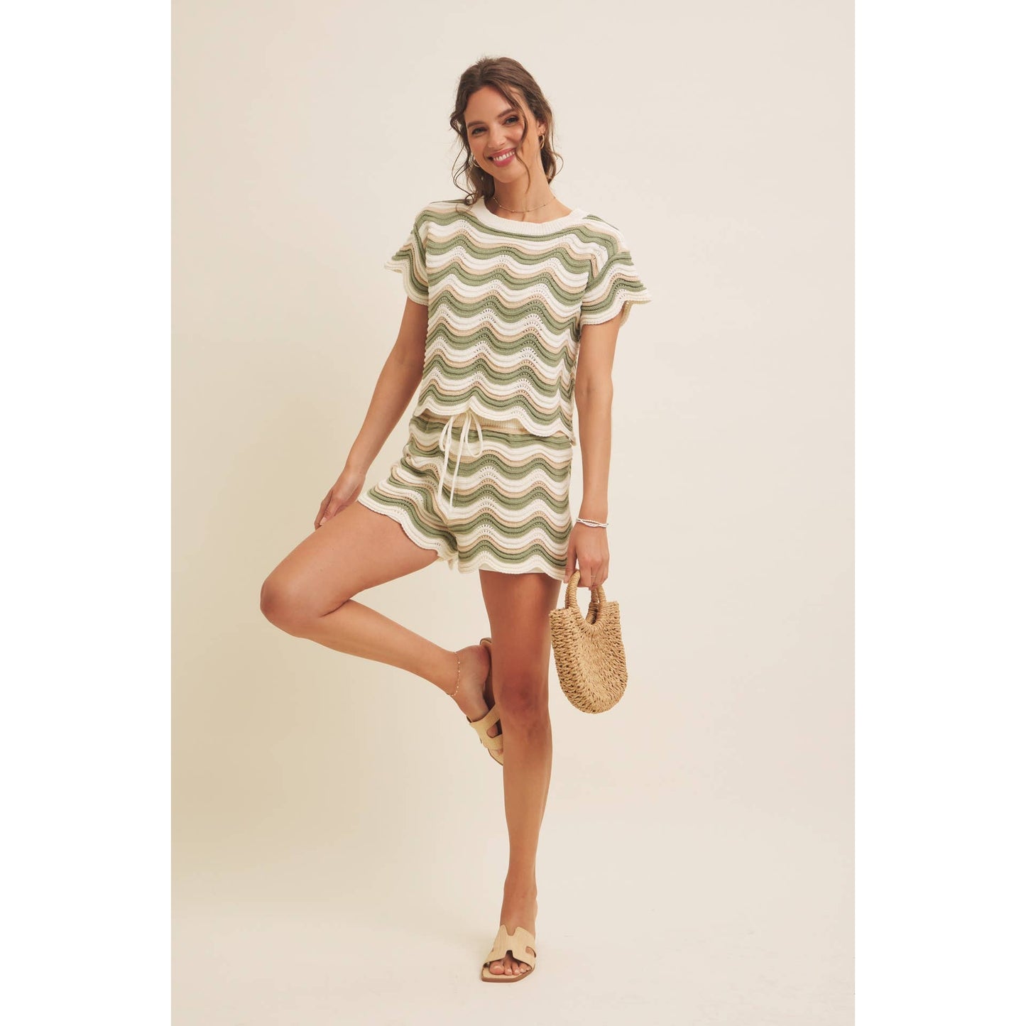 WAVY STRIPE SWEATER TOP