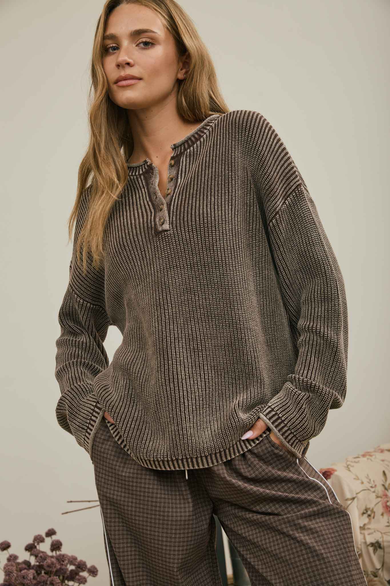 RIBBED HENLEY KNIT