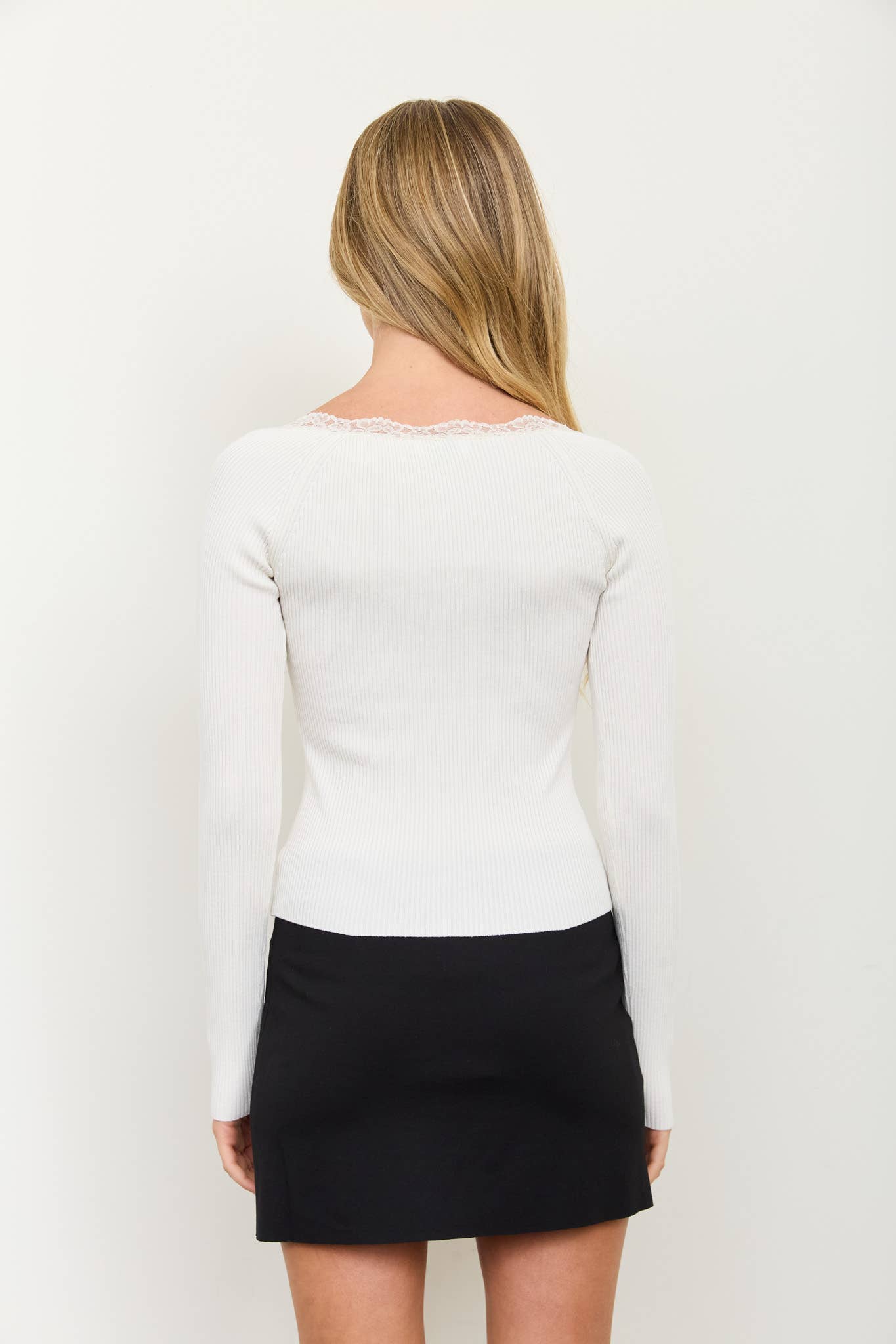 LACE TRIM KNIT TOP
