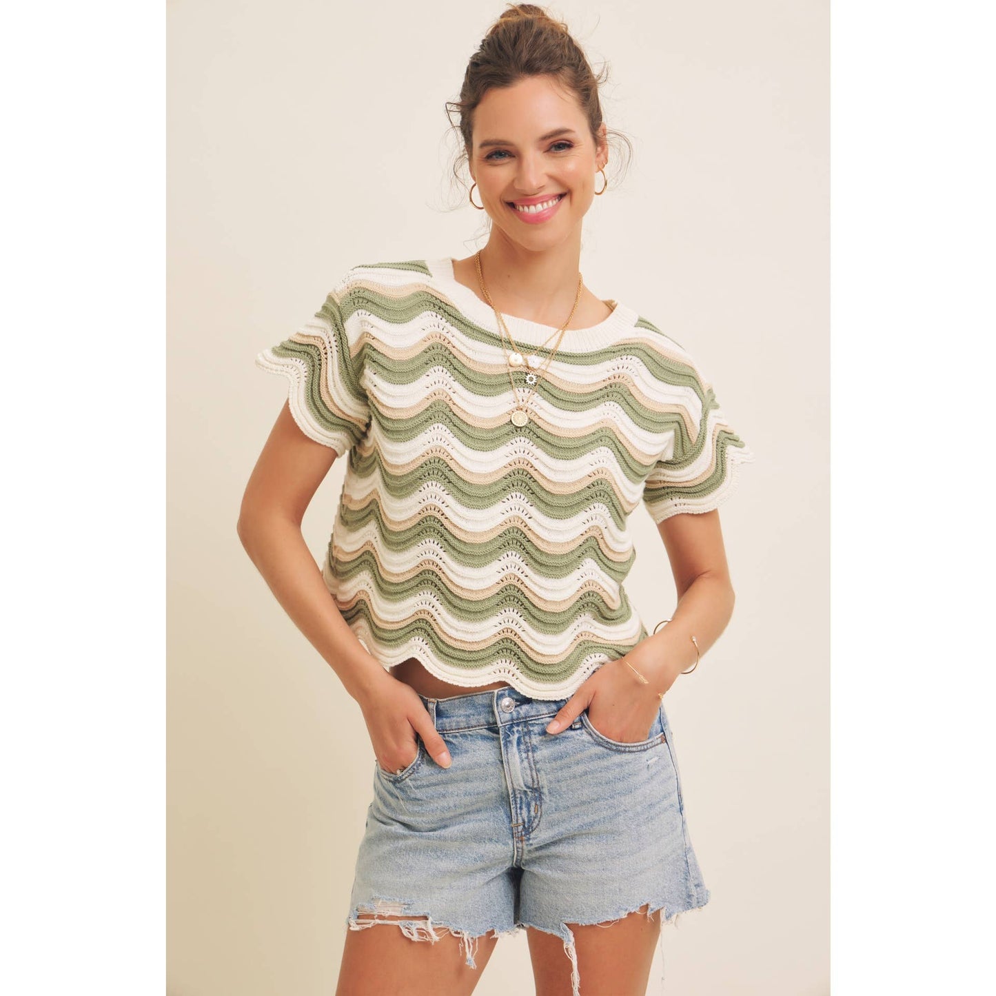 WAVY STRIPE SWEATER TOP
