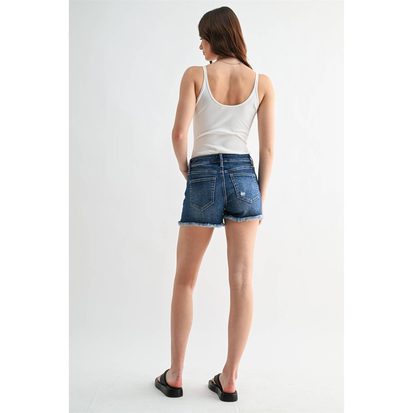 HIGH-RISE SHORTS RAW HEM