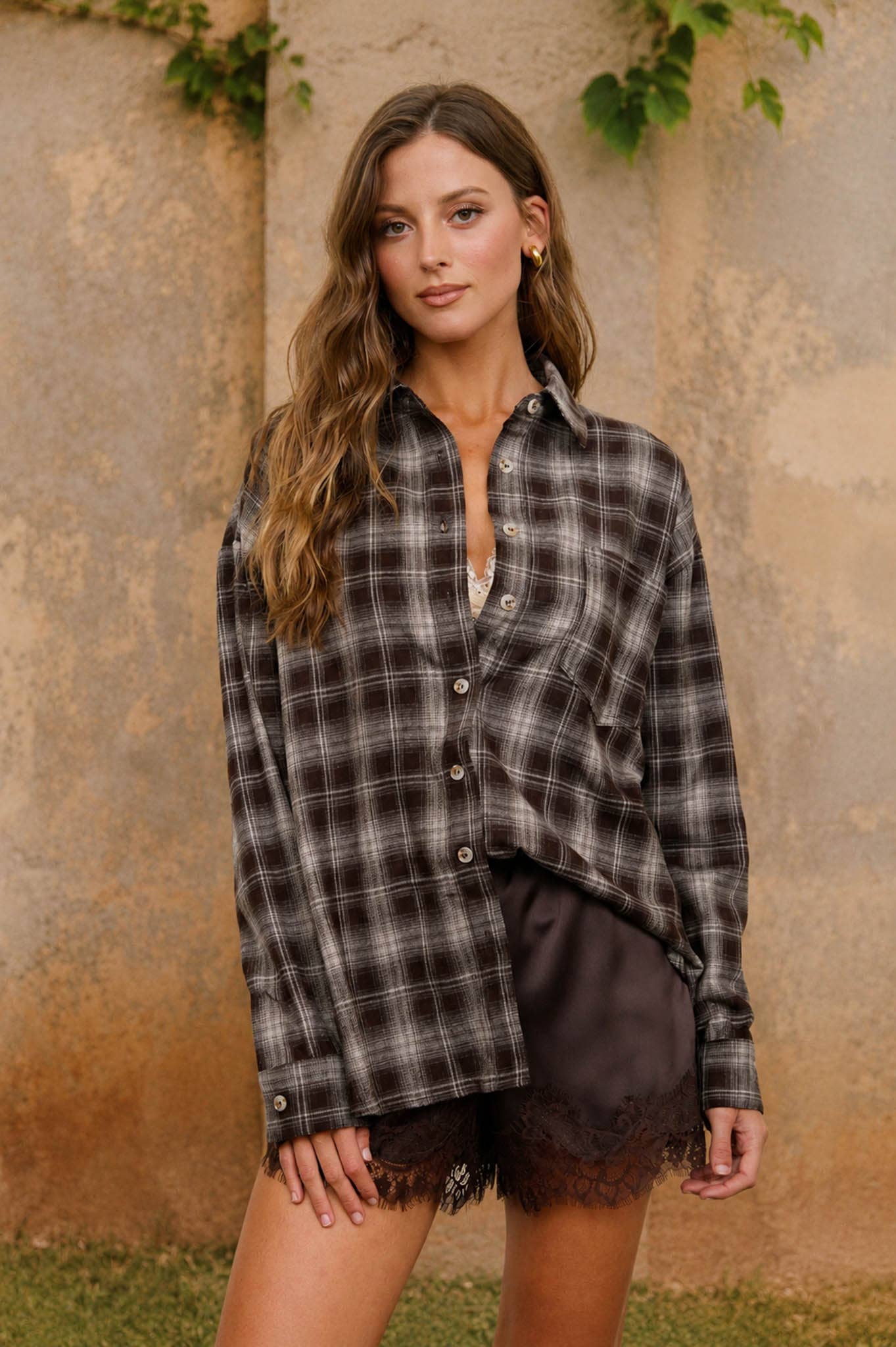 PLAID BUTTON DOWN