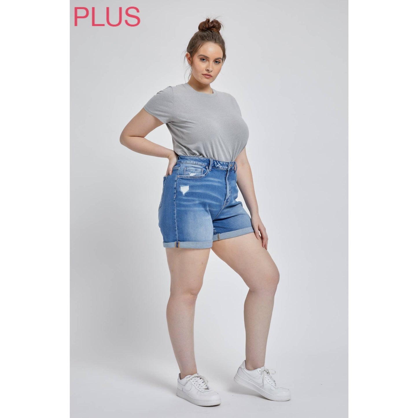 SUPER HIGH RISE MOM SHORTS