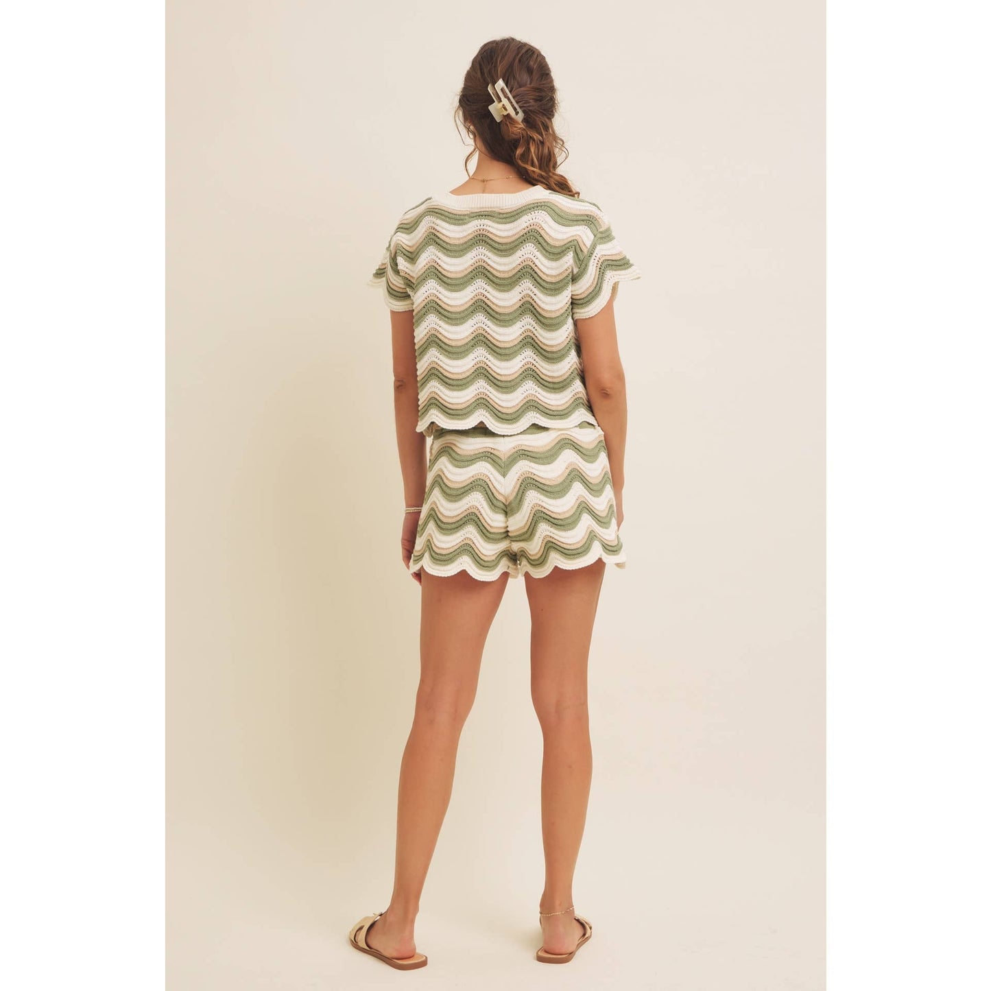 WAVY STRIPE SWEATER TOP