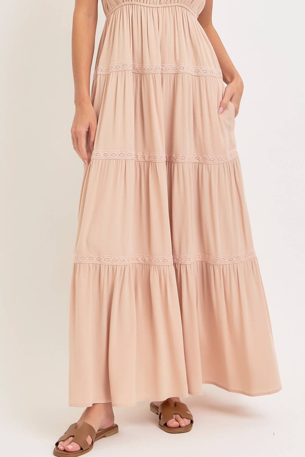 SMOCKED BRODICE TIERED  MAXI DRESS