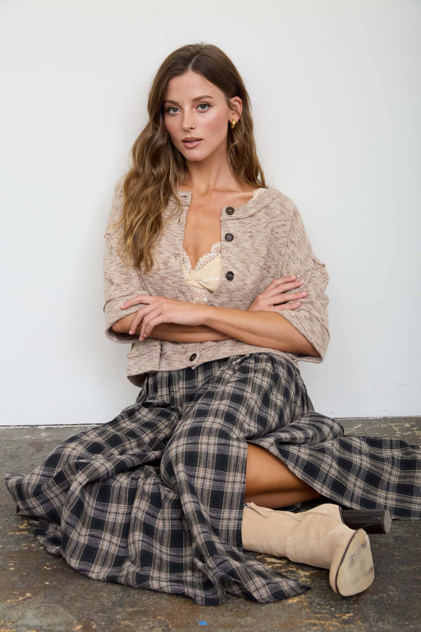 PLAID PLEATED SIDE SLIT MIDI SKIRT