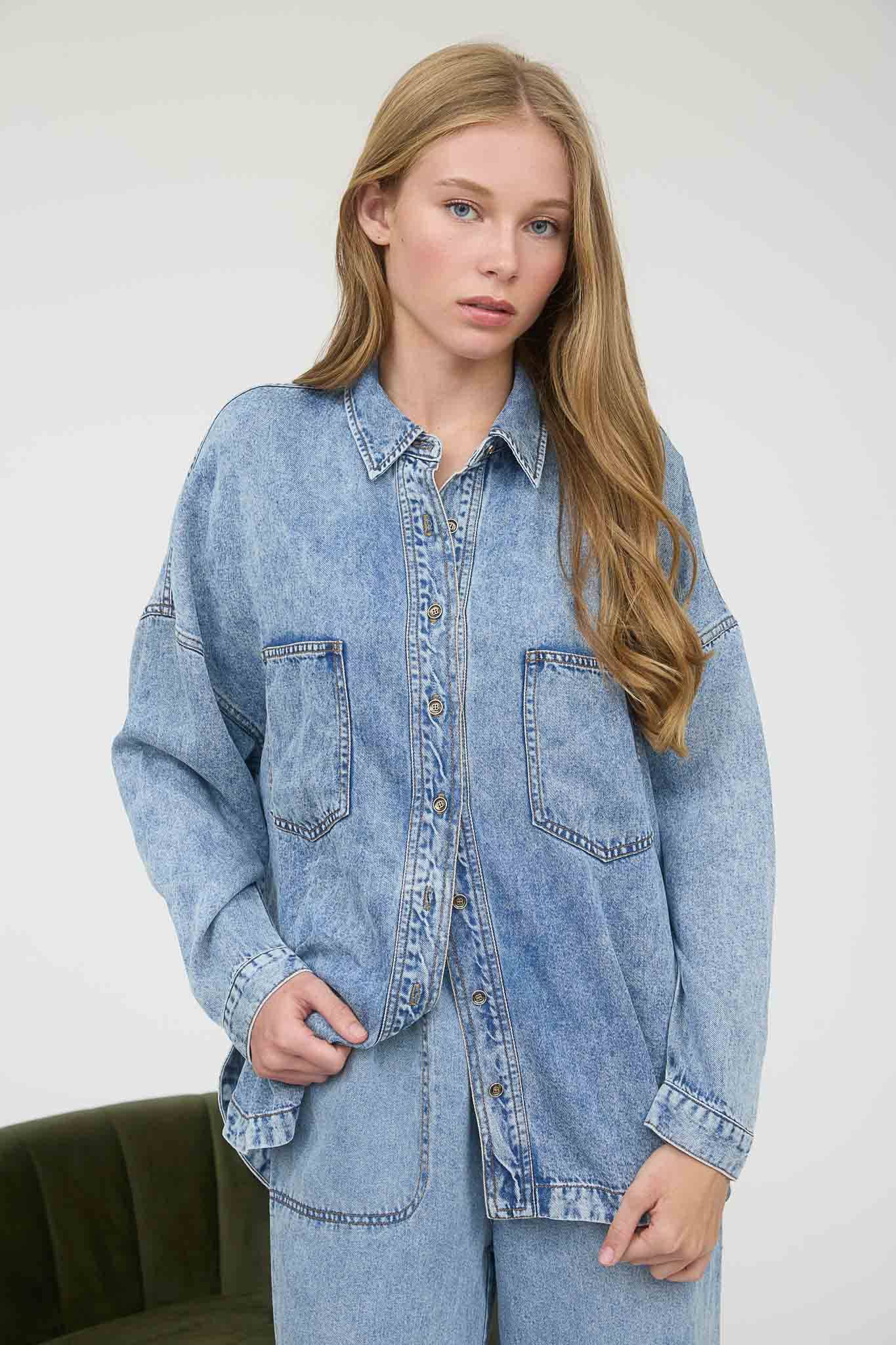 CHAMBRAY BUTTON DOWN