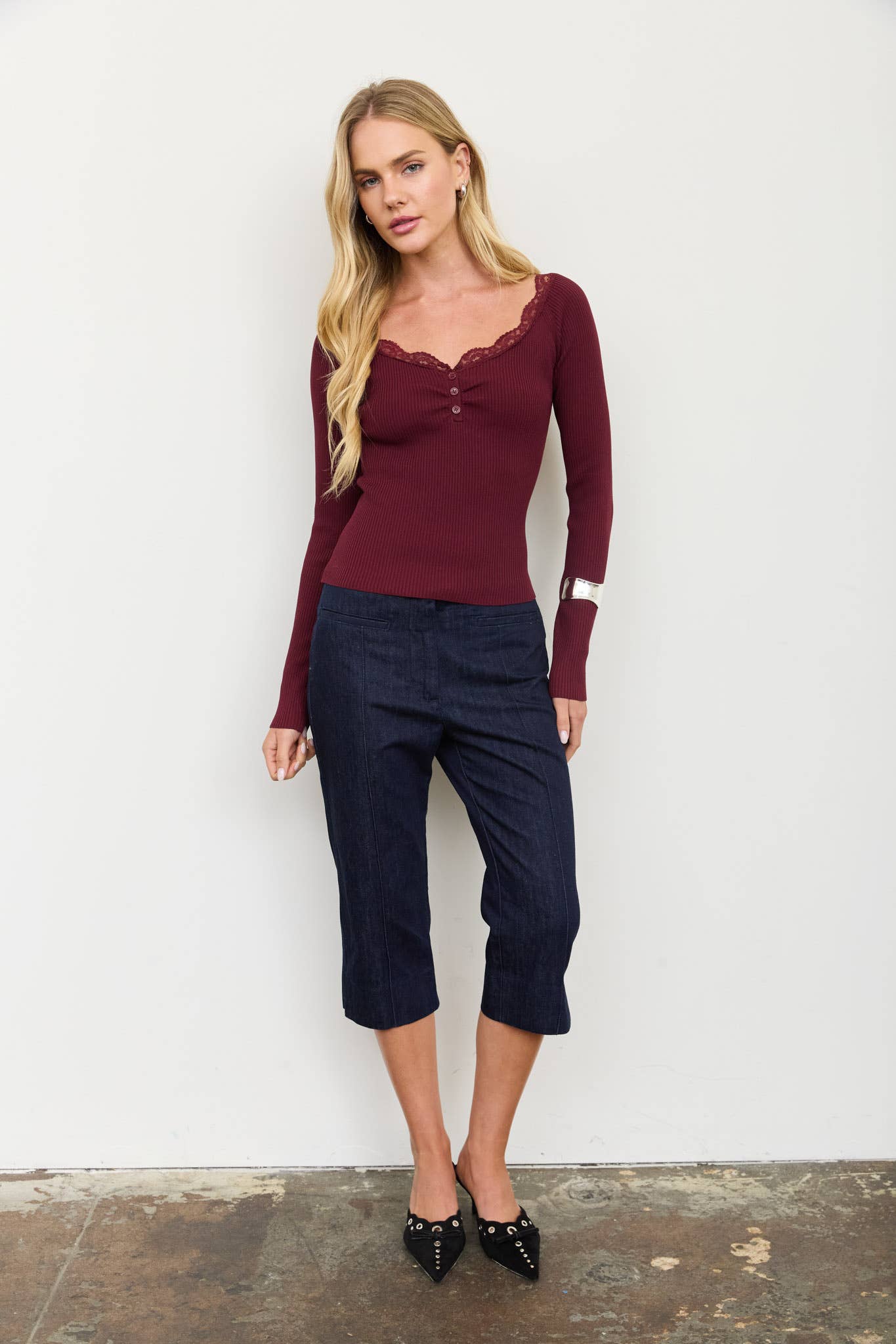 LACE TRIM KNIT TOP