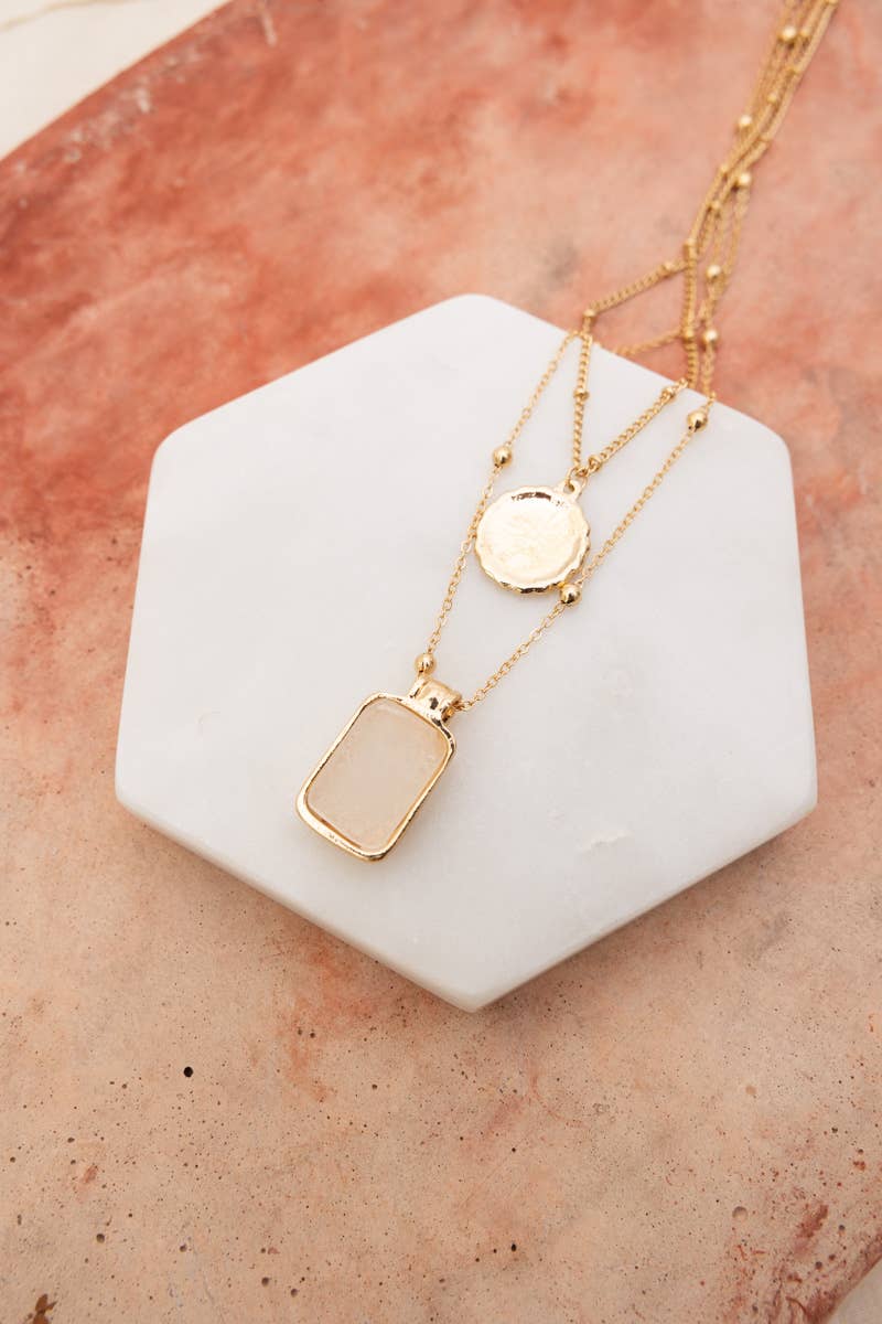 Blushy Stone Pendant Necklace ☺️