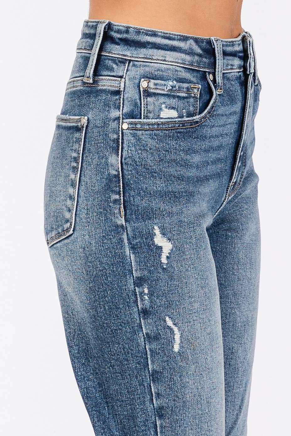 MD KNEE DESTROYED SUPER HIGH RISE STRETCH MOM JEANS