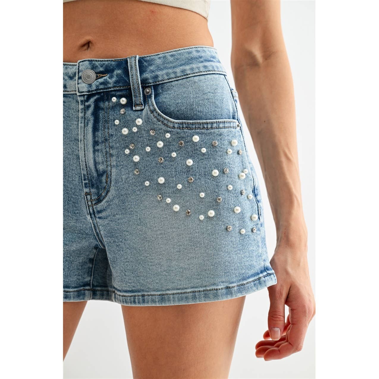 HIGH-RISE SHORTS EMBELLISHED