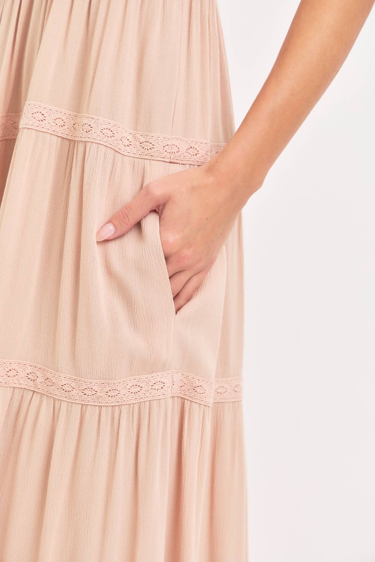SMOCKED BRODICE TIERED  MAXI DRESS