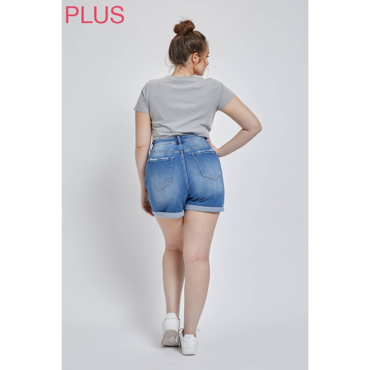 SUPER HIGH RISE MOM SHORTS