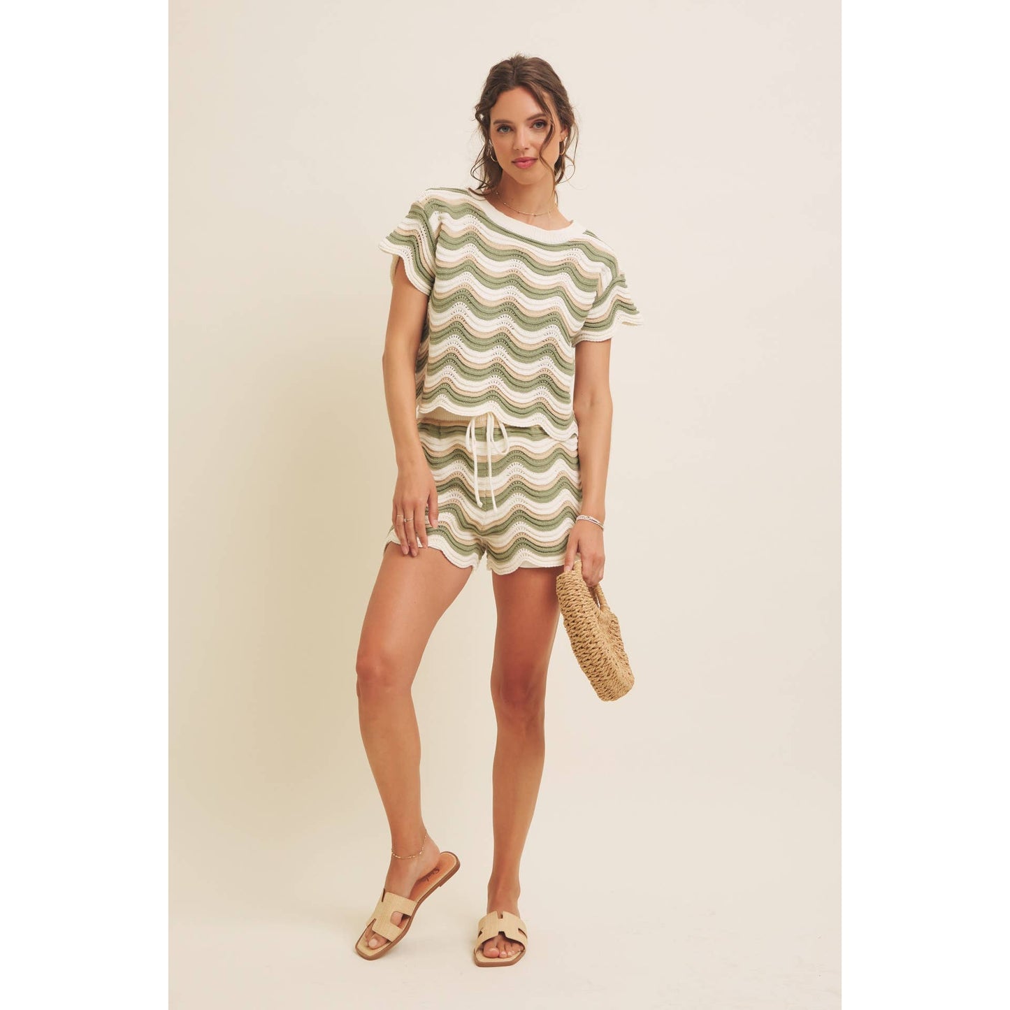 WAVY STRIPE SWEATER TOP