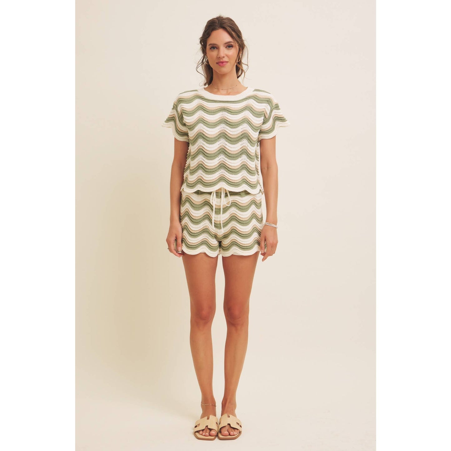 WAVY STRIPE SWEATER TOP