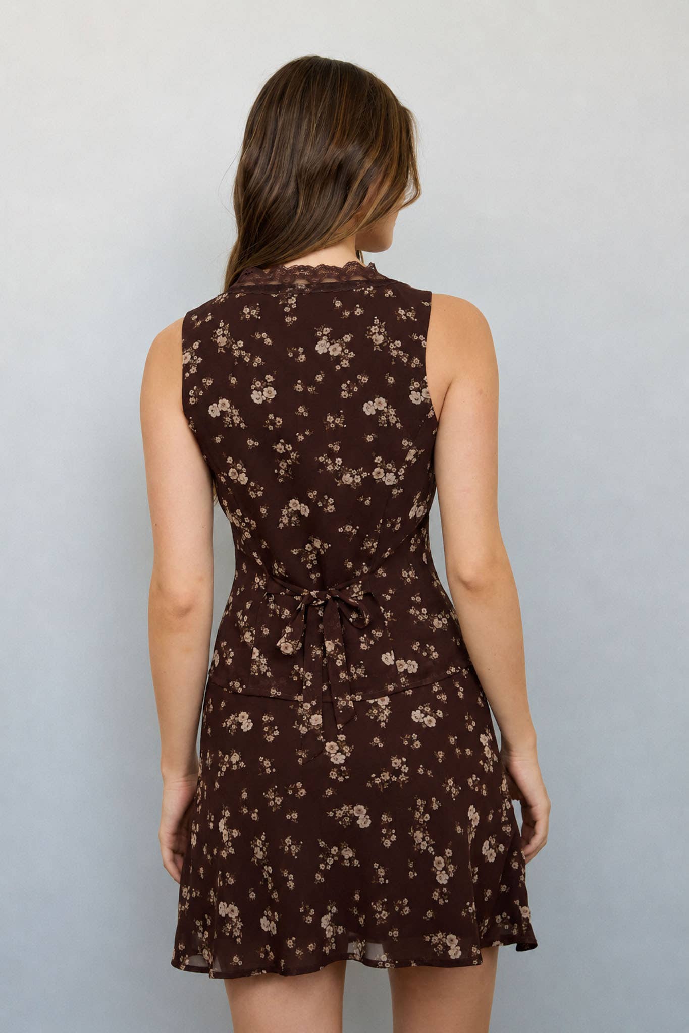 FLORAL LACE-TRIM BLOUSE