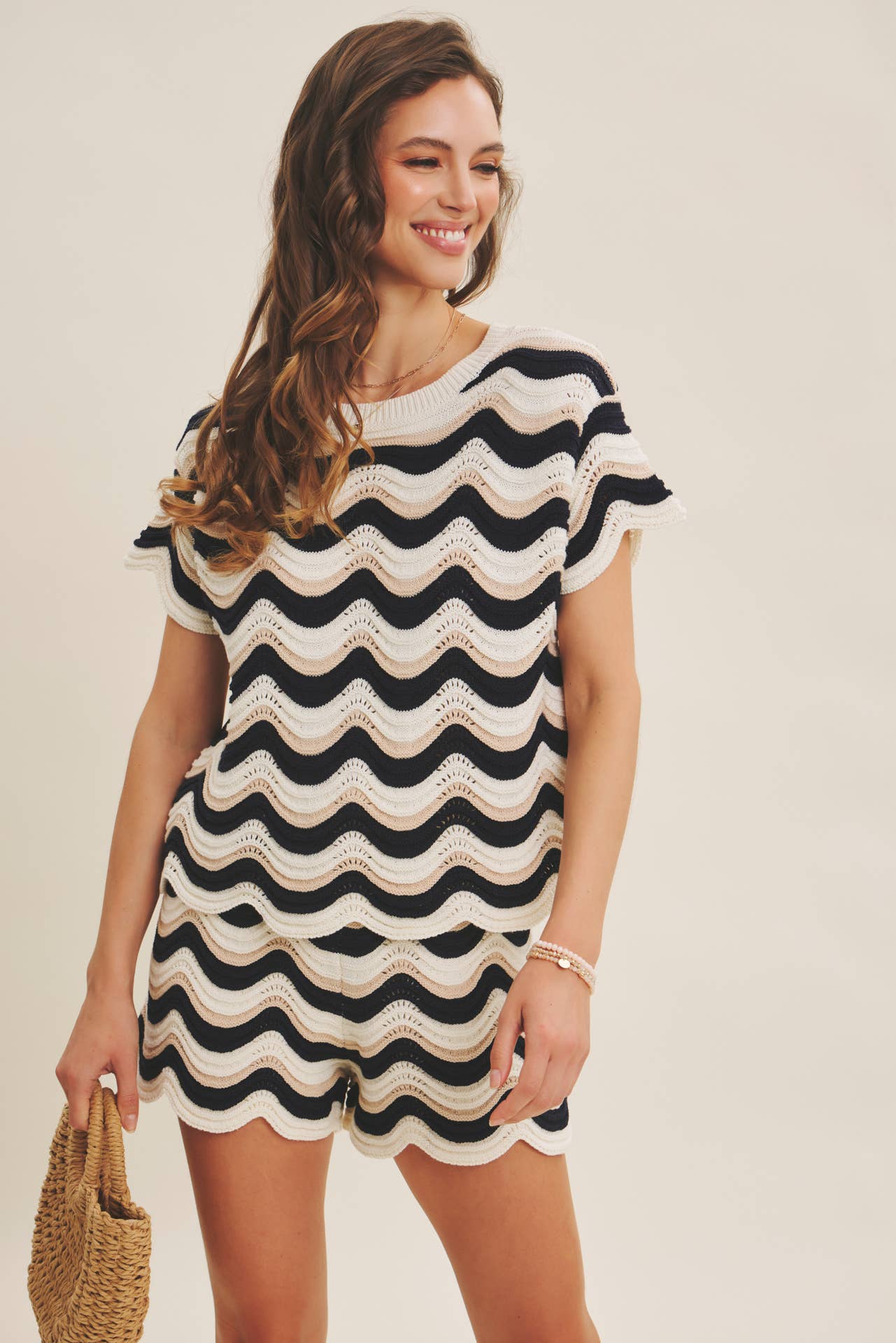 STRETCH WAVY MULTI-STRIPE SHORTS