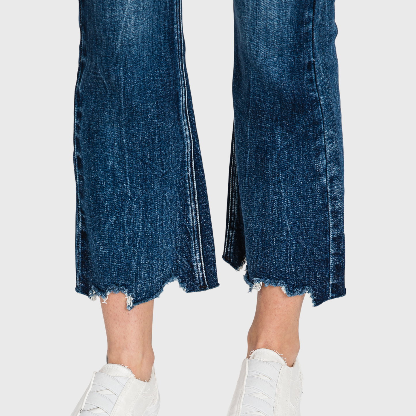 HIGH RISE CROP BOOTCUT JEANS W/ FRAYED HEM
