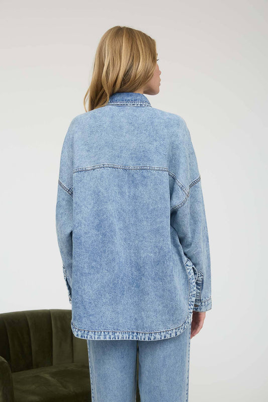 CHAMBRAY BUTTON DOWN