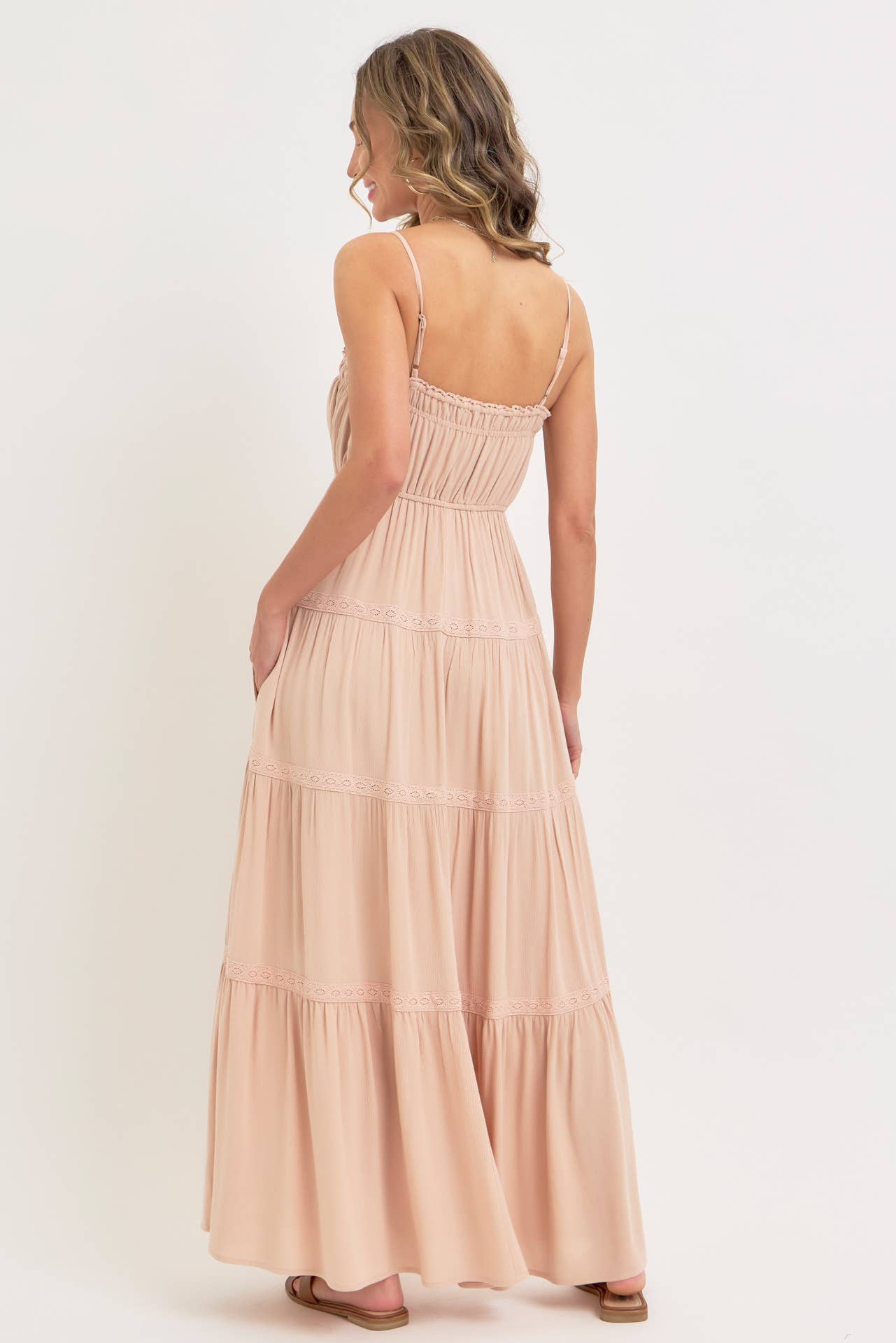 SMOCKED BRODICE TIERED  MAXI DRESS