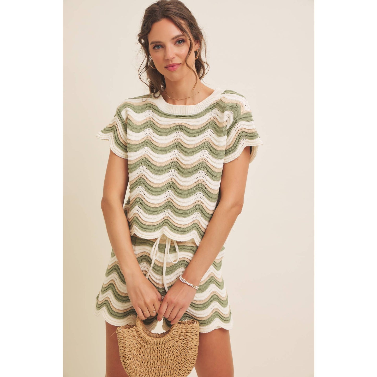 WAVY STRIPE SWEATER TOP