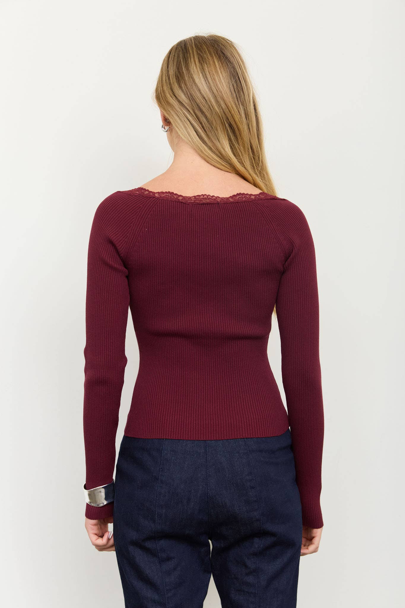 LACE TRIM KNIT TOP
