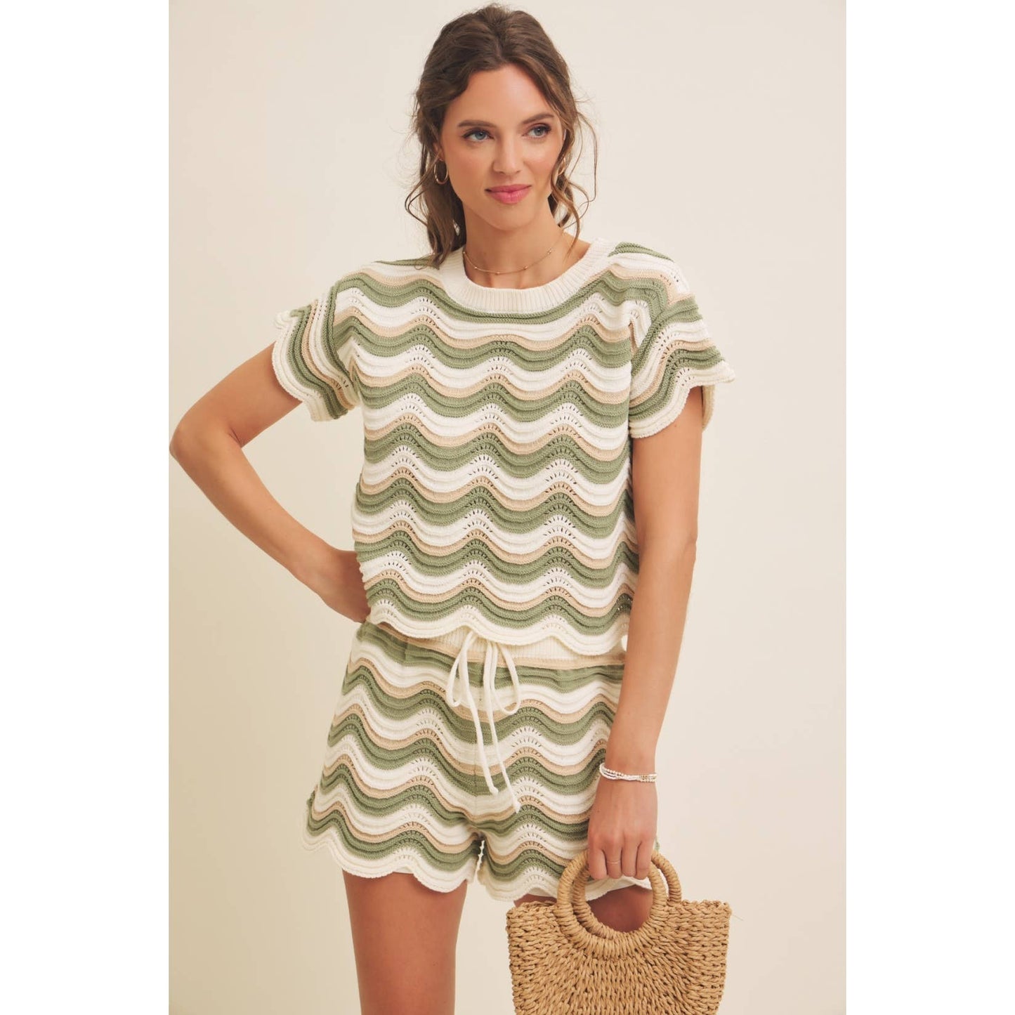 WAVY STRIPE SWEATER TOP