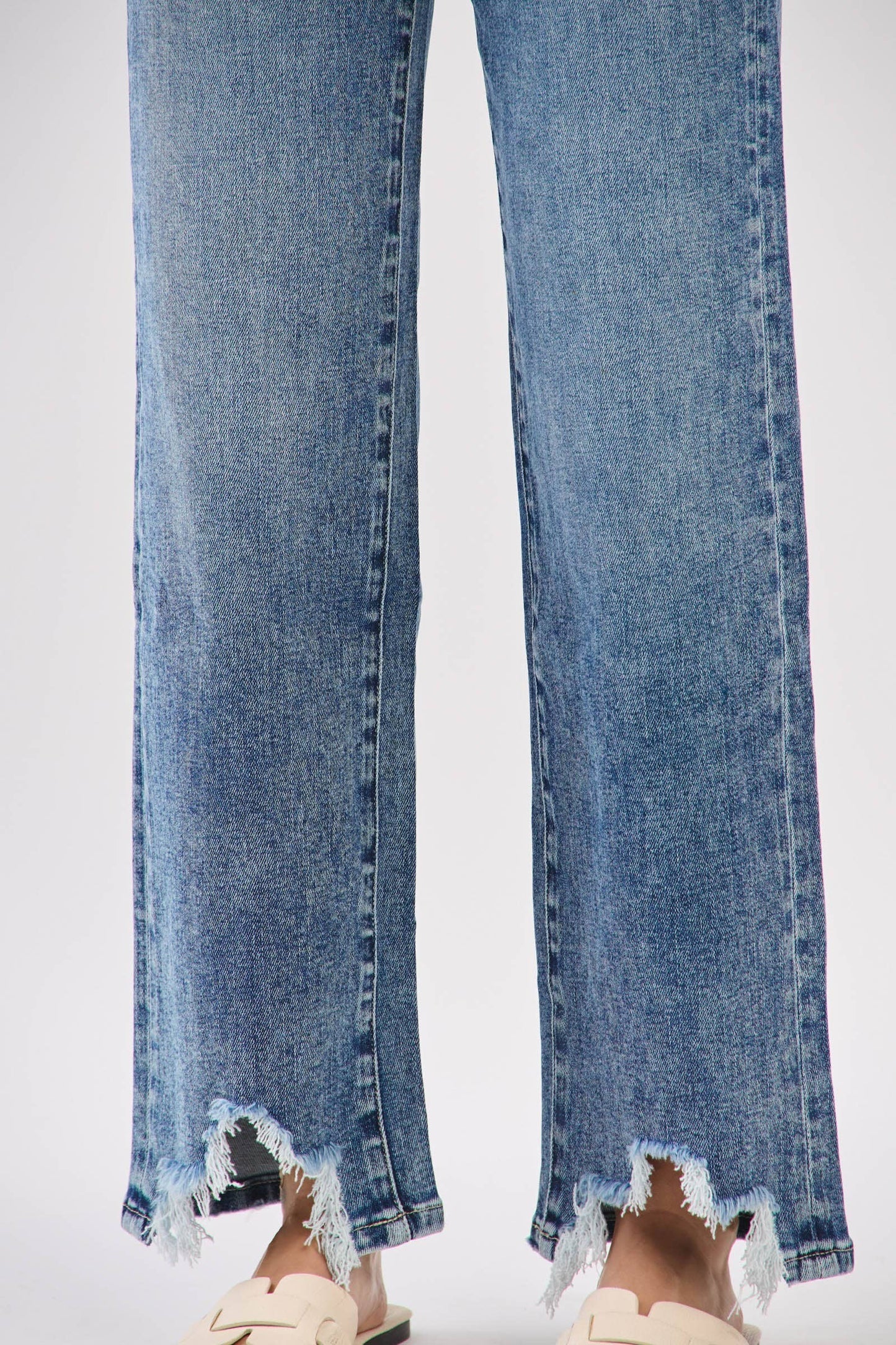 HIGH RISE SLIM WIDE LEG W/ DESTROYED HEM JEANS