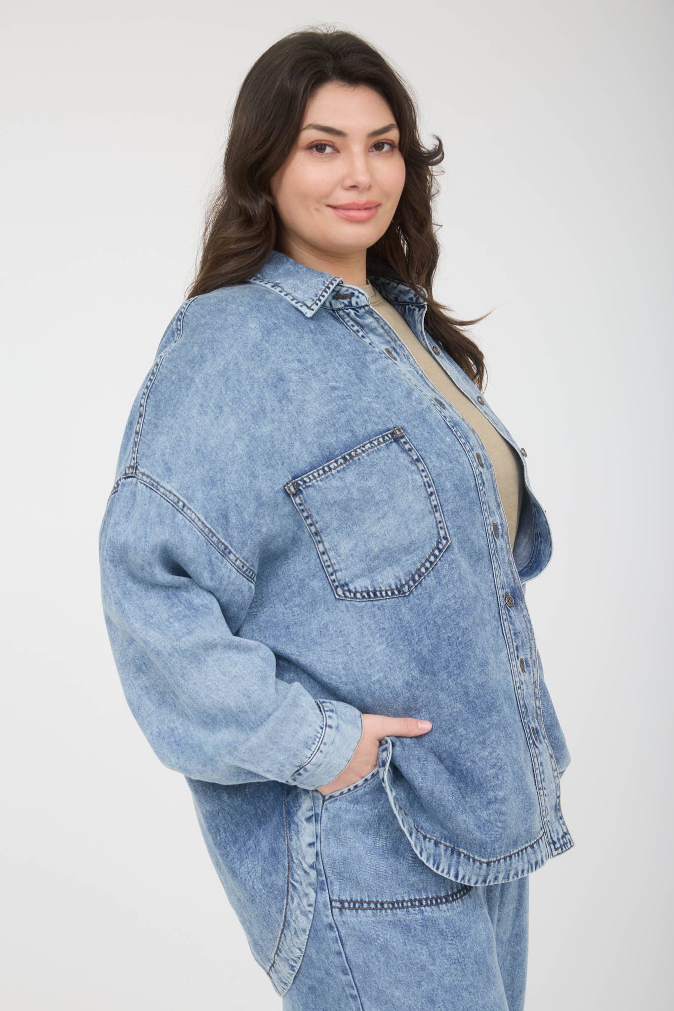 PLUS CHAMBRAY BUTTON DOWN