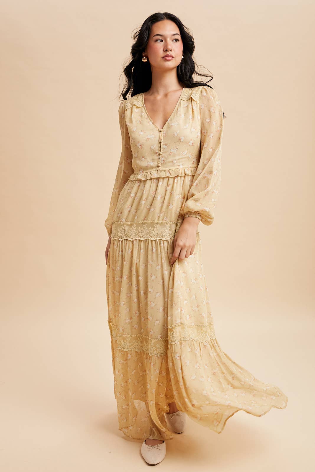 FLORAL LACE PANELED MAXI DRESS