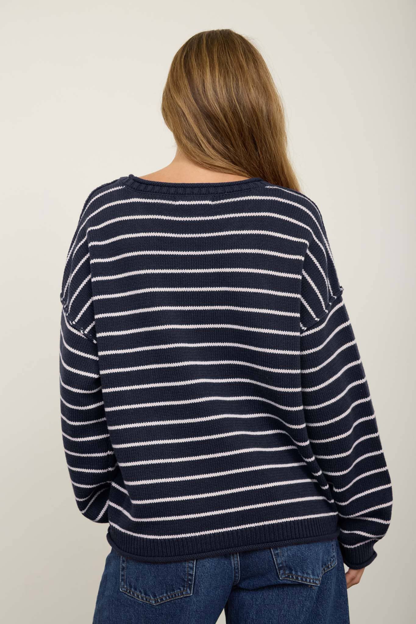 STRIPED CREW NECK SWEATER
