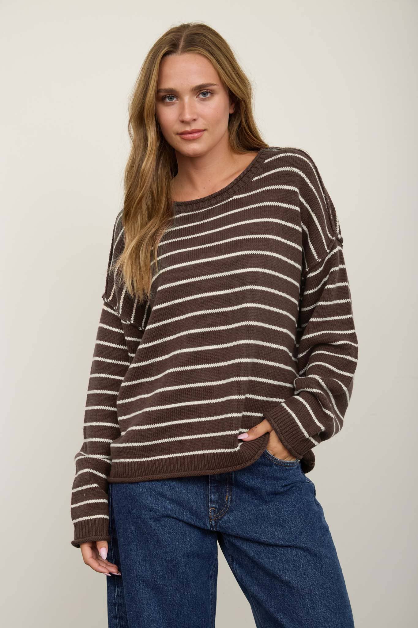 STRIPED CREW NECK SWEATER
