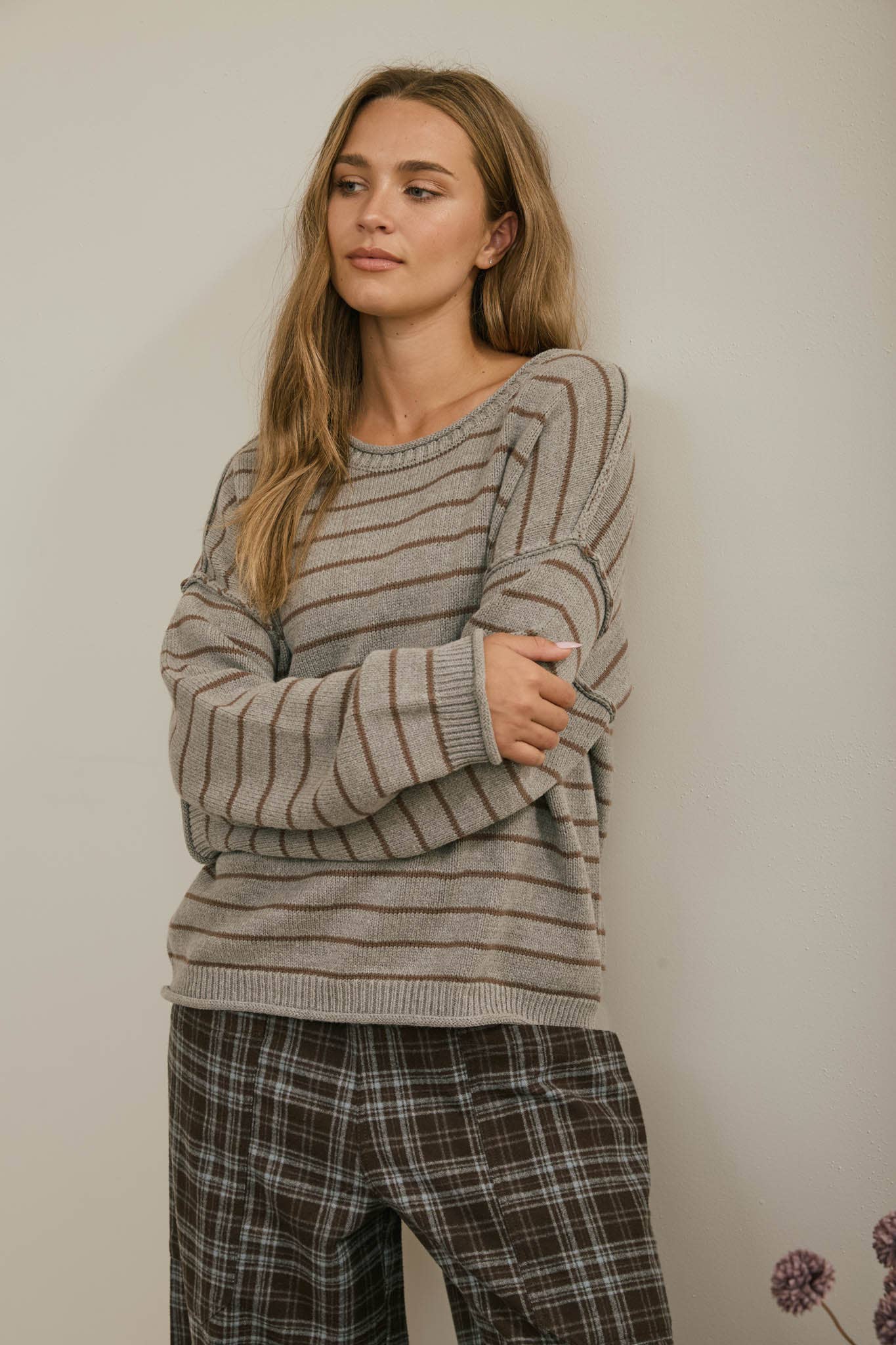 STRIPED CREW NECK SWEATER