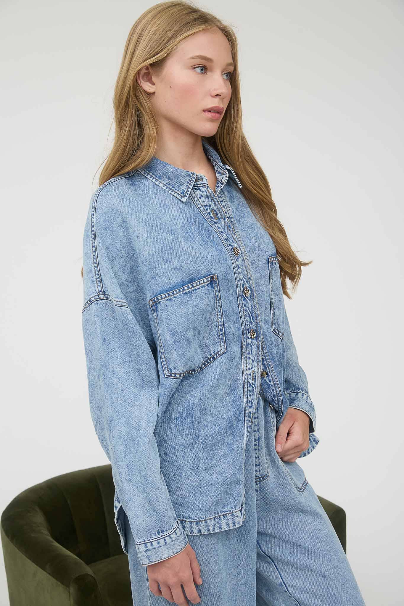 CHAMBRAY BUTTON DOWN